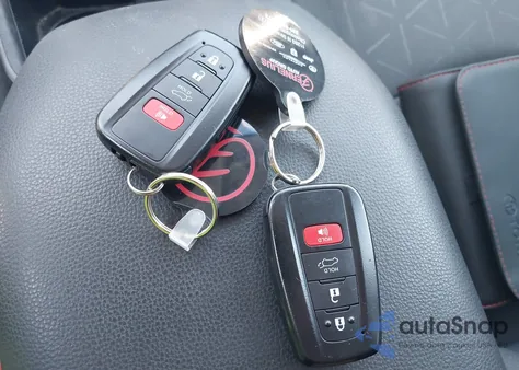 2023 Toyota Rav4 Xle z USA, uszkodzony, nr VIN 2T3W1RFV0PW269894